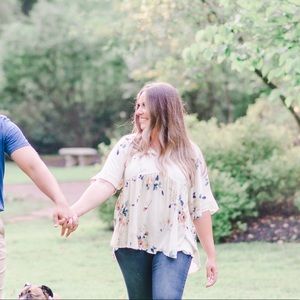 Flutter sleeve top worm once